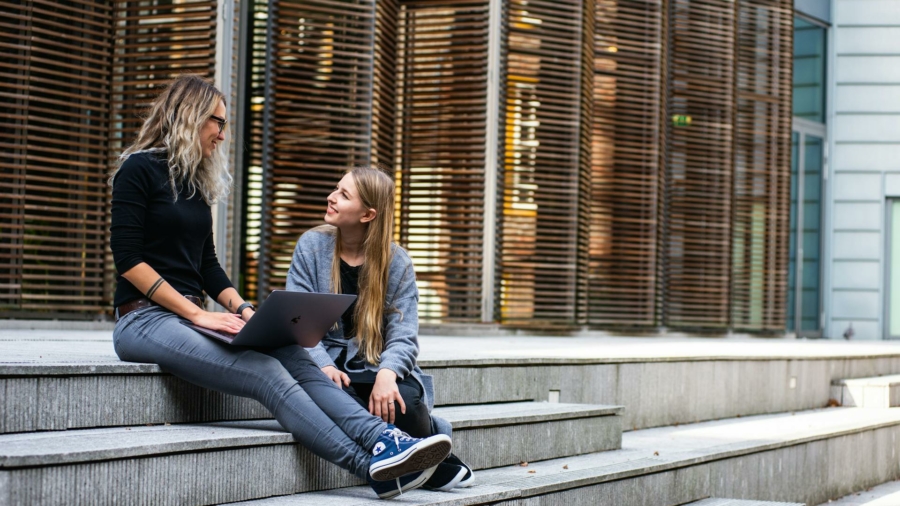 studenten universiteit laptop studieschuld