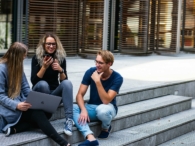 starters studenten universiteit trap laptop
