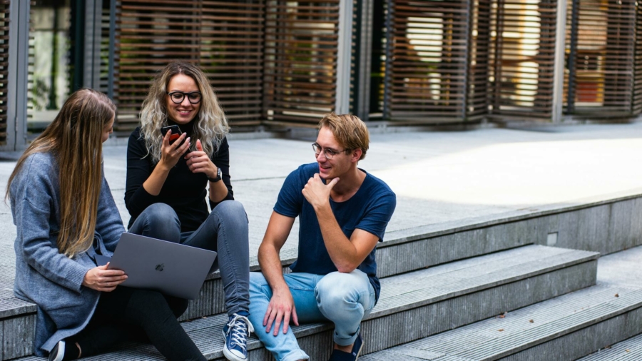starters studenten universiteit trap laptop