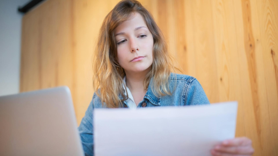 laptop formulier medewerker collega