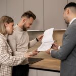 koppel keuken makelaar huis kopen contract